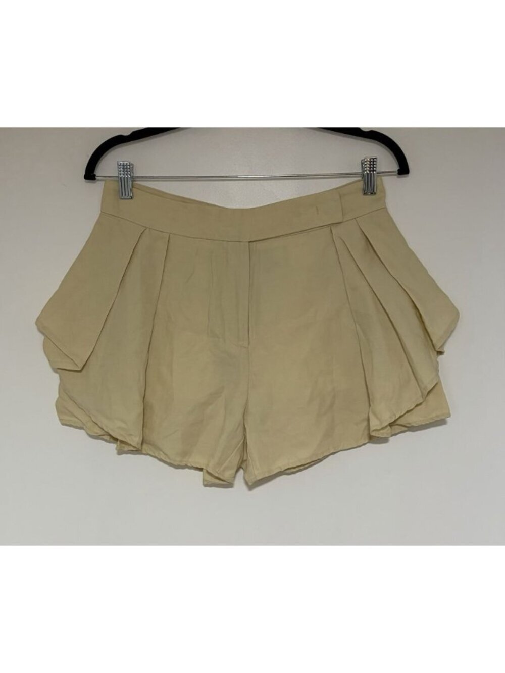 See By Chloe Women’s Light Yellow Wool And Flax Blend Shorts Sz 30” Waist